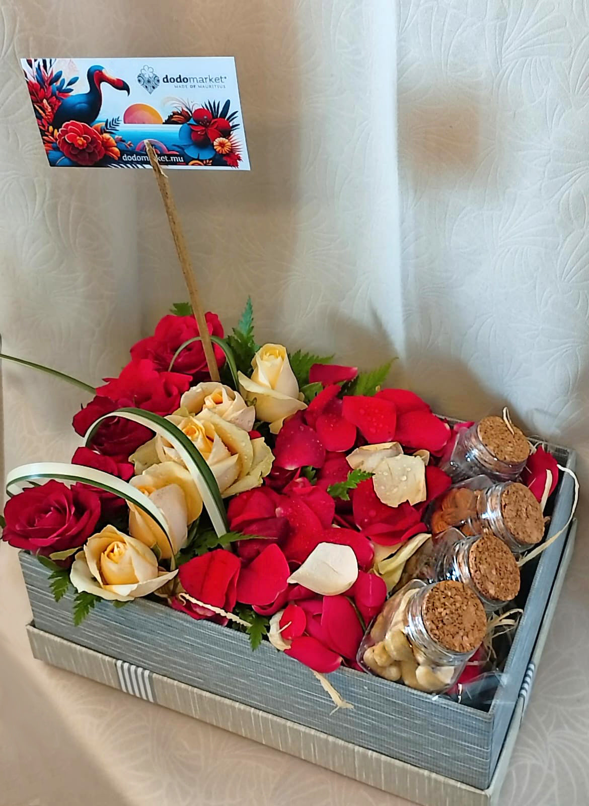 Alhadaya-Hamper-at-home-gift-Flowers-dates-nuts-DodoMarket-delivery-Mauritius