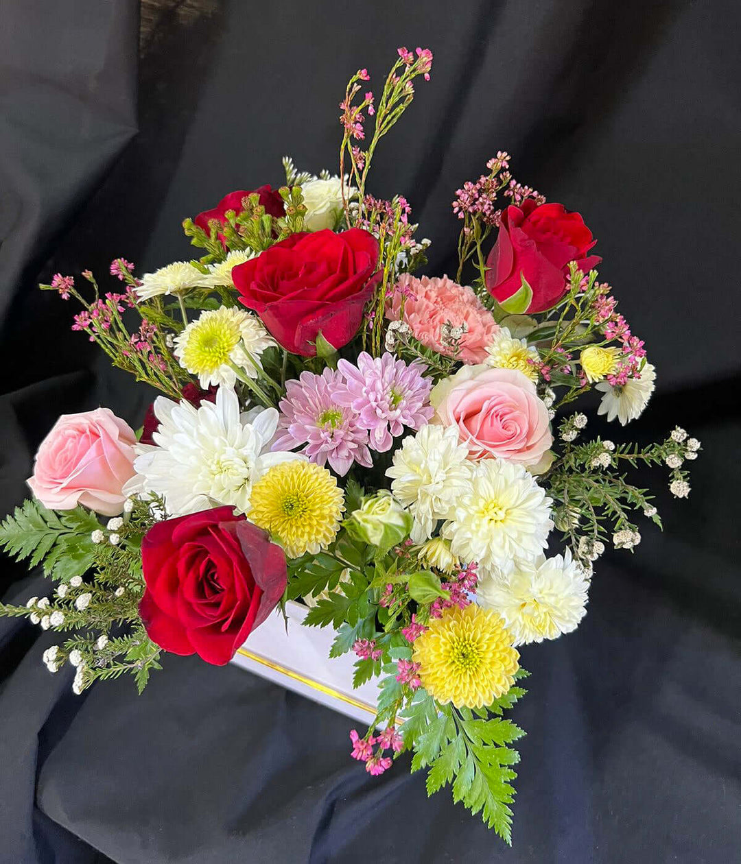 Mixed-Flower-Square-White-Box-Medium-Vibrant-Touch-DodoMarket-delivery-Mauritius