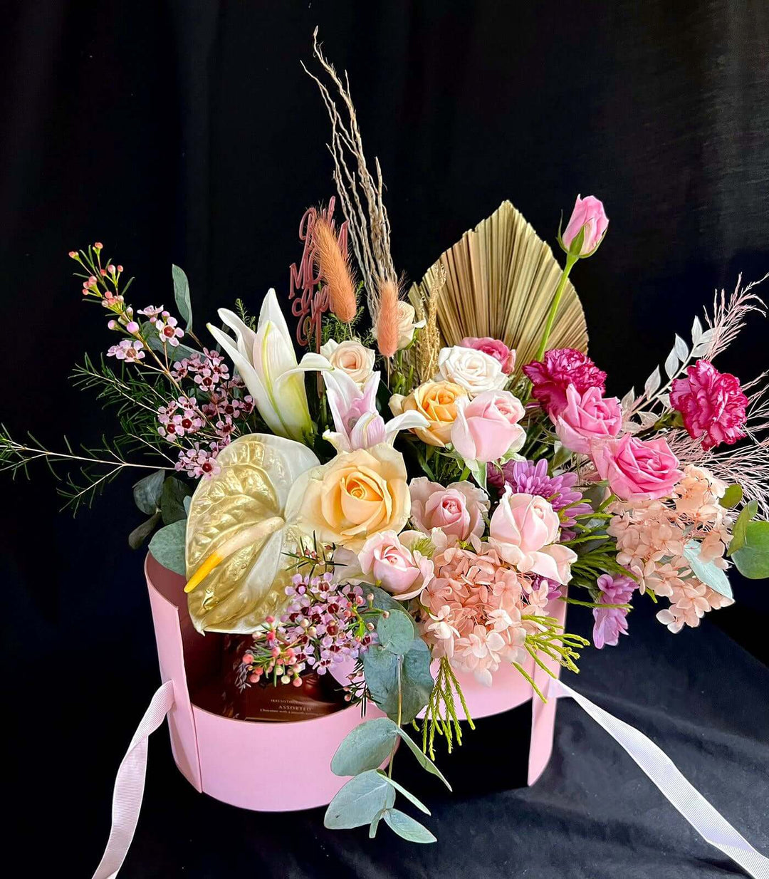 Mothers-Day-Special-Flower-Mix-in-Box-choco-DodoMarket-delivery-Mauritius