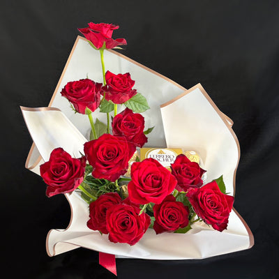 Roses-Bouquet-PS-I-Love-You-12-Red-Roses-Ferrero-Rocher-DodoMarket-delivery-Mauritius