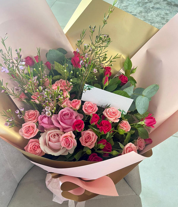 Spray-Roses-Beautiful-Whisper-Medium-DodoMarket-delivery-Mauritius