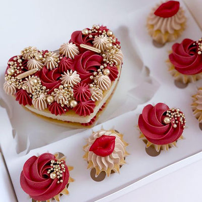 Valentines-Cakes-Bundle-Box-Hearts-lips-DodoMarket-delivery-Mauritius