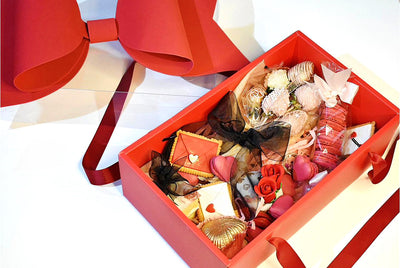 Valentines-Deluxe-Assorted-Cakes-Gift-Box-DodoMarket-Delivery-Mauritius
