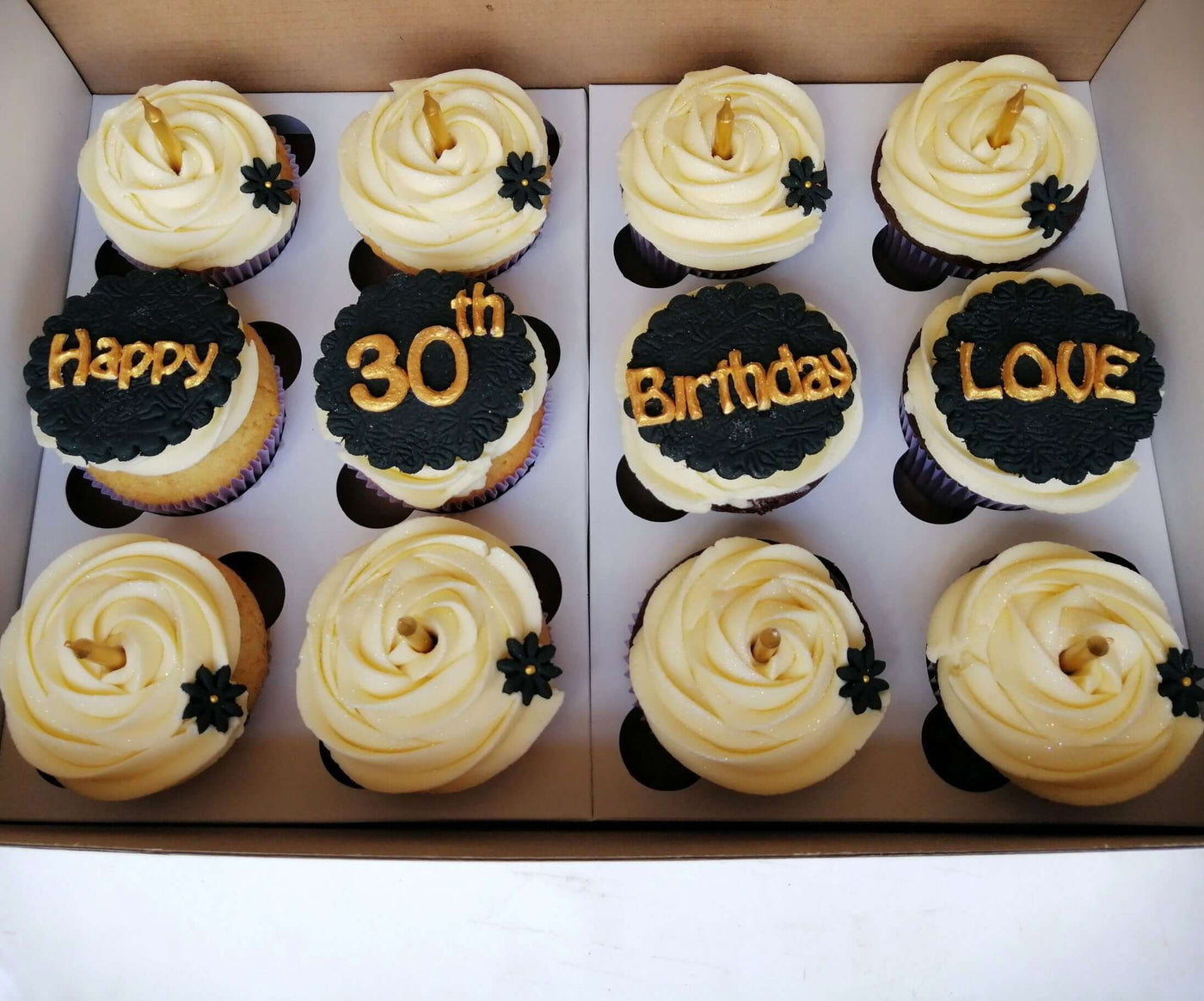 Birthday-cupcake-gift-set-black-gold-Dodomarket-delivery-Mauritius