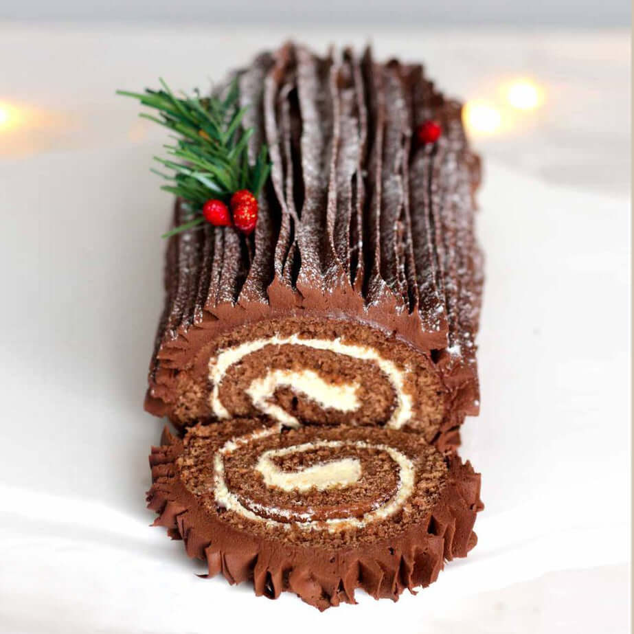 Chocolate-Yule-Log-Cake-cut-Christmas-DodoMarket-delivery-Mauritius