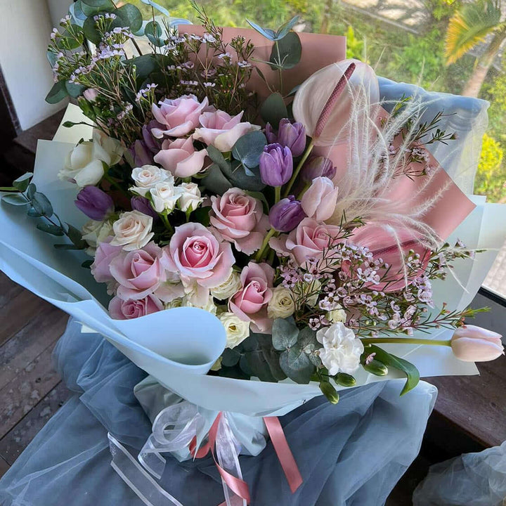 Luxury-Wrapped-Mix-Bouquet-SuperL-DodoMarket-delivery-Mauritius