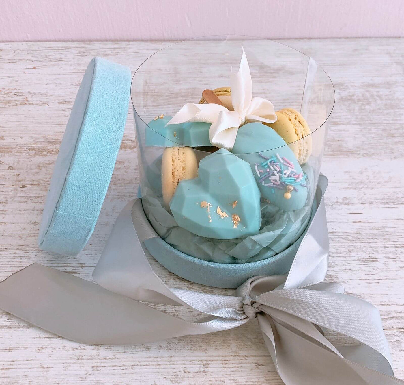 Round Macarons Cakes Gift Box - J'adore - blue - DodoMarket Mauritius