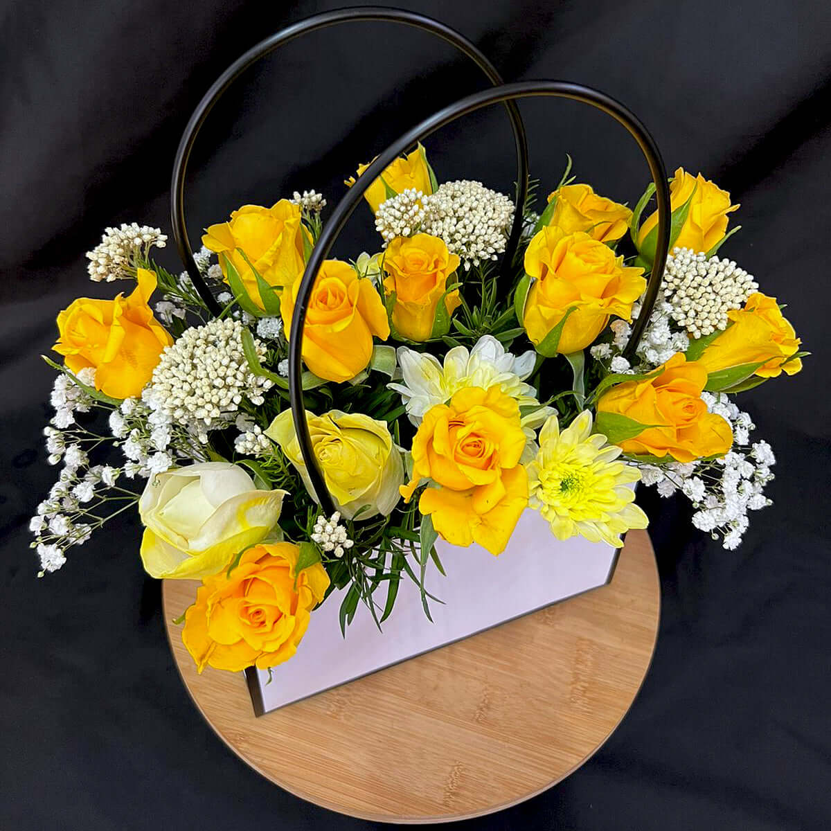 Yellow-mixed-flower-bouquet-in-craftbag-Dodomarket-delivery-Mauritius