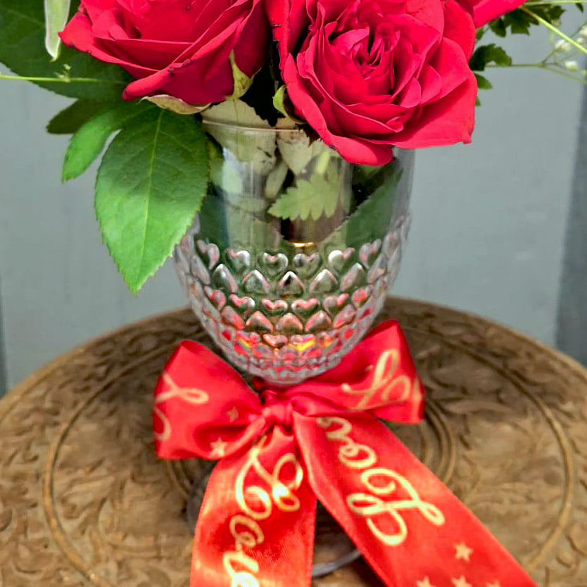 A-glass-with-Love-closer-DodoMarket-delivery-Mauritius