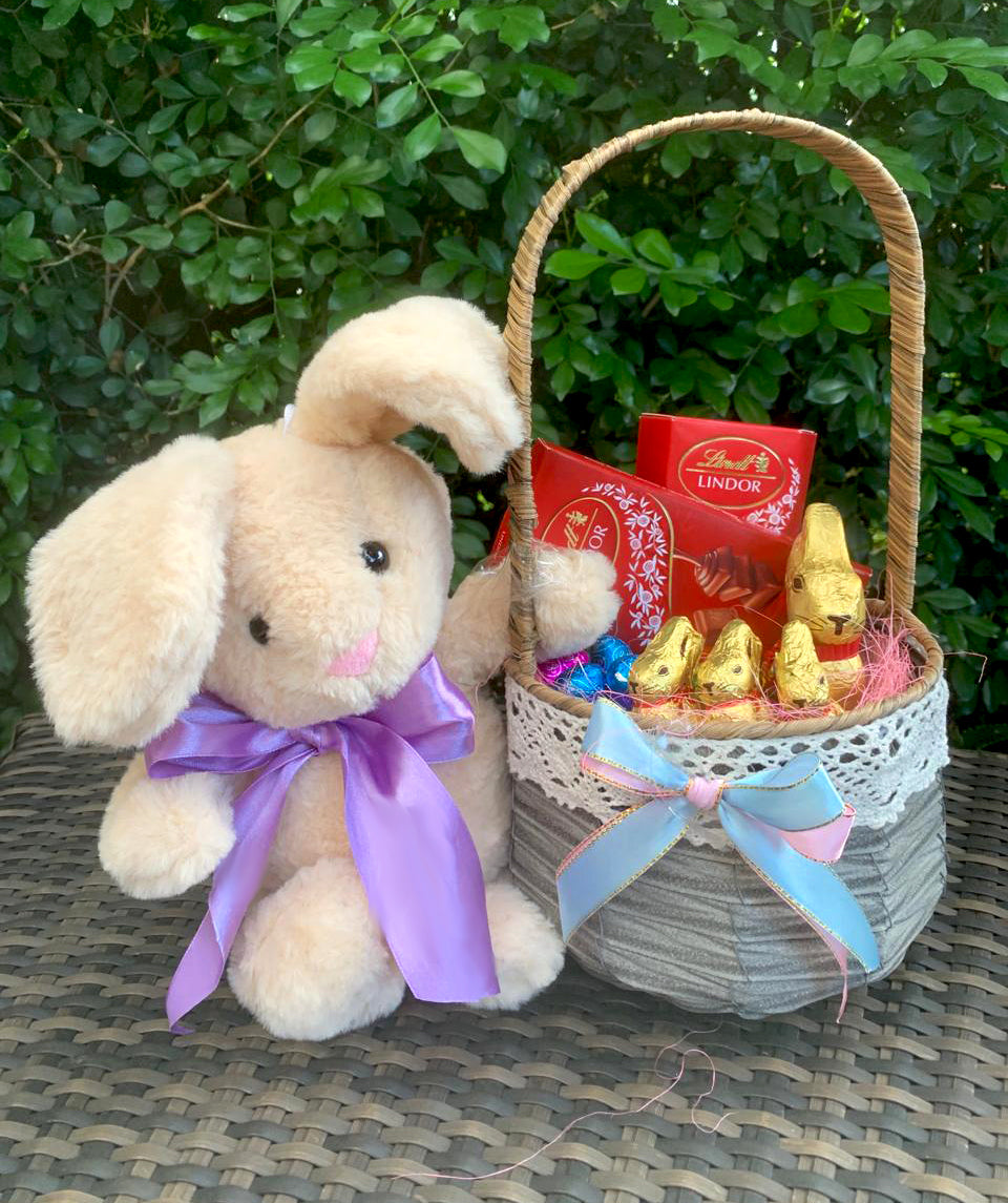 Classic-Easter-Basket-with-Bunny-DodoMarket-delivery-Mauritius
