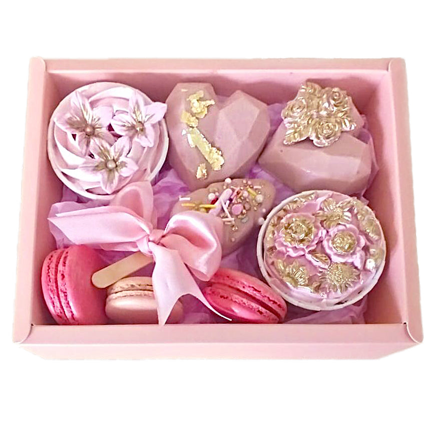 Assorted-Macarons-Cakes-Gift-Box-2024-DodoMarket-Delivery-Mauritius