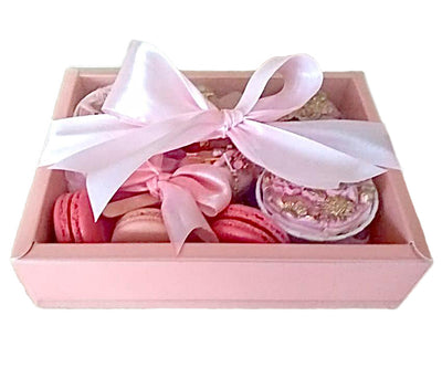 Assorted-Macarons-Cakes-Gift-Box-covered-DodoMarket-Delivery-Mauritius