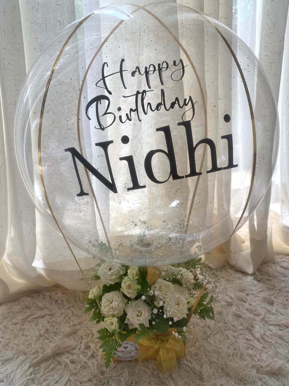 Balloon-Gift-Box-Happy-Day-White-roses-DodoMarket-delivery-Mauritius