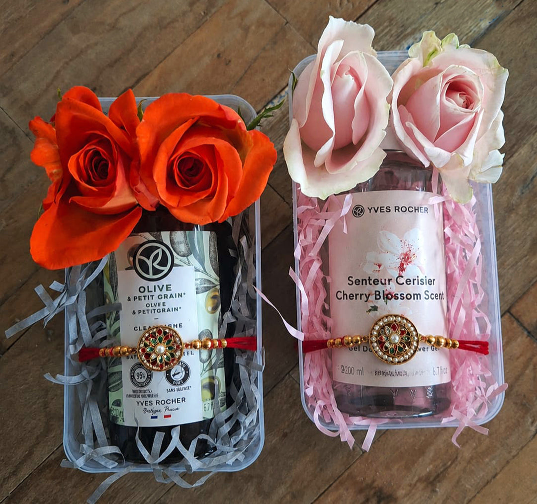 Bath-blooms-and-Rakhi-bonds-gift-box-DodoMarket-delivery-Mauritius
