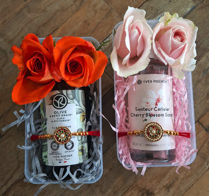 Bath-blooms-and-Rakhi-bonds-gift-box-DodoMarket-delivery-Mauritius