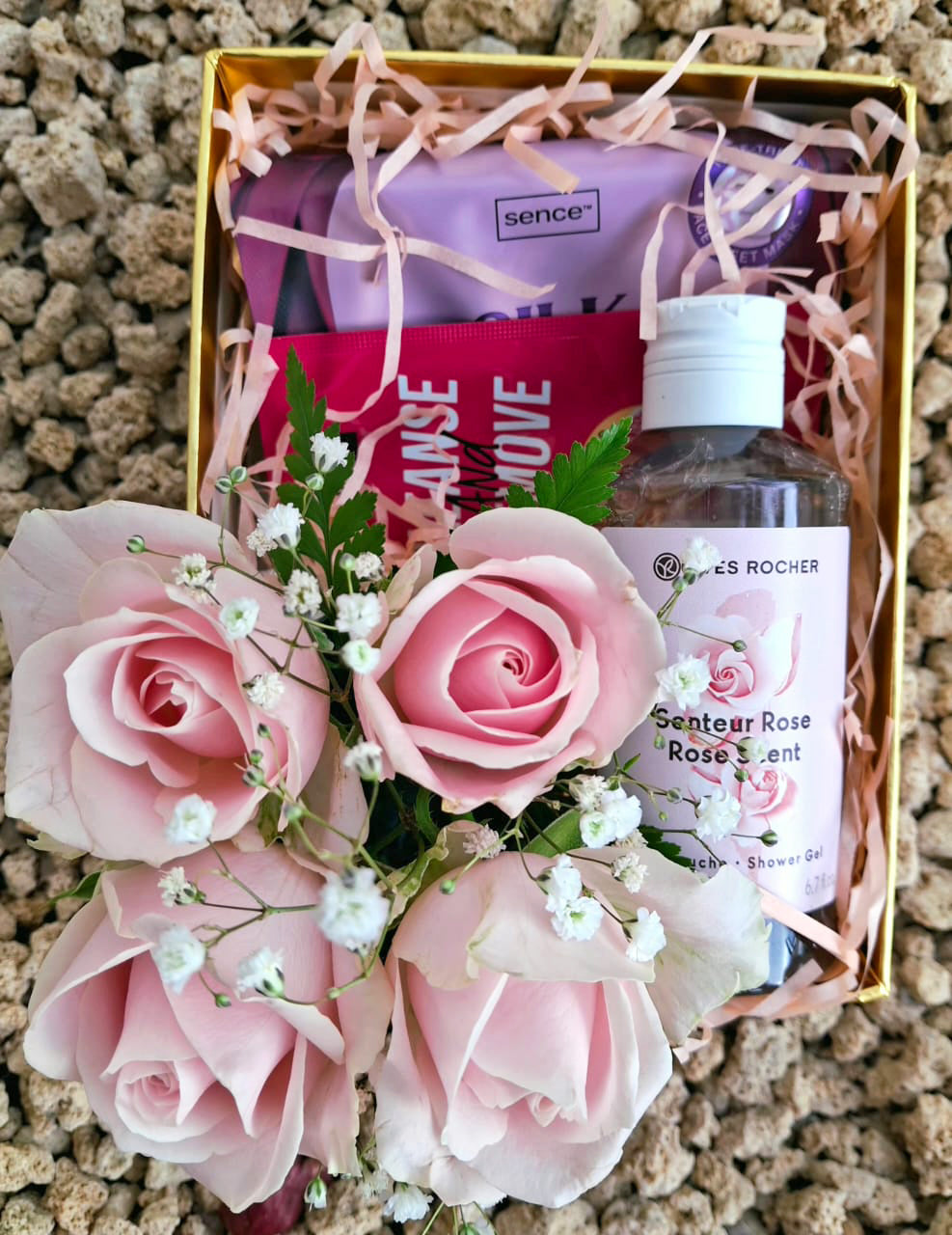 Beauty-Bloom-Box-gift-inside-DodoMarket-delivery-Mauritius