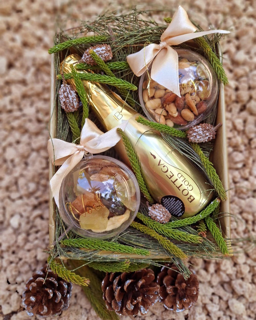 Bubbles-n-Baubles-Gift-Box-Personalized-DodoMarket-delivery-Mauritius