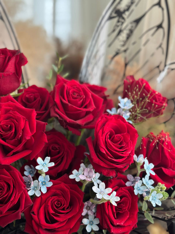 Butterfly-Dream-red-roses-Bouquet-closer-DodoMarket-delivery-Mauritius