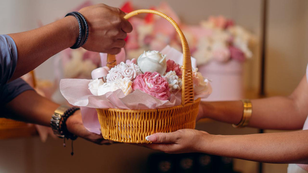 Charlotte-Skin-Flower-Candle-Basket-DodoMarket-delivery-Mauritius