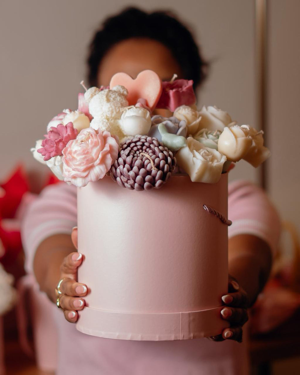 Charlotte-Skin-Pink-Box-Candle-Bouquet-DodoMarket-delivery-Mauritius