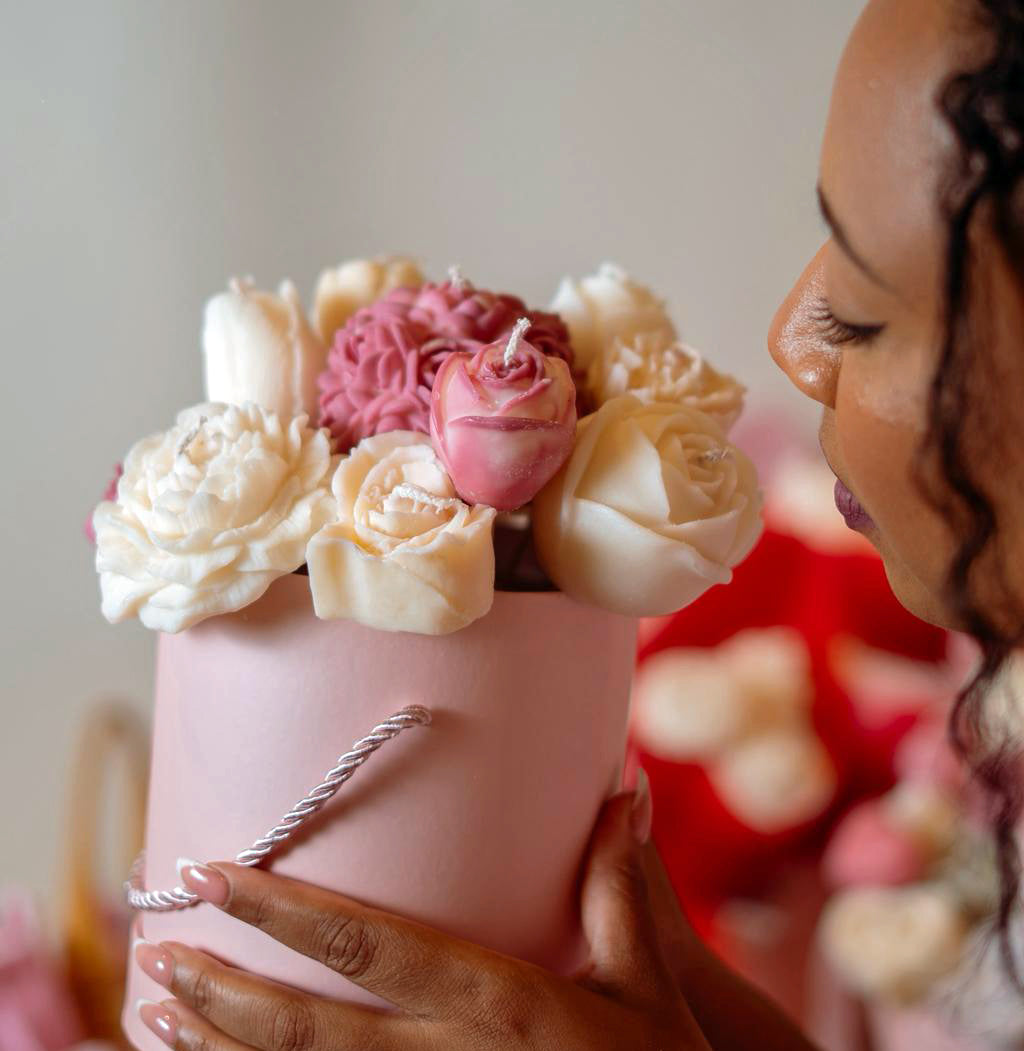 Charlotte-Skin-Pink-Box-Candle-Bouquet-Small-closer-DodoMarket-delivery-Mauritius