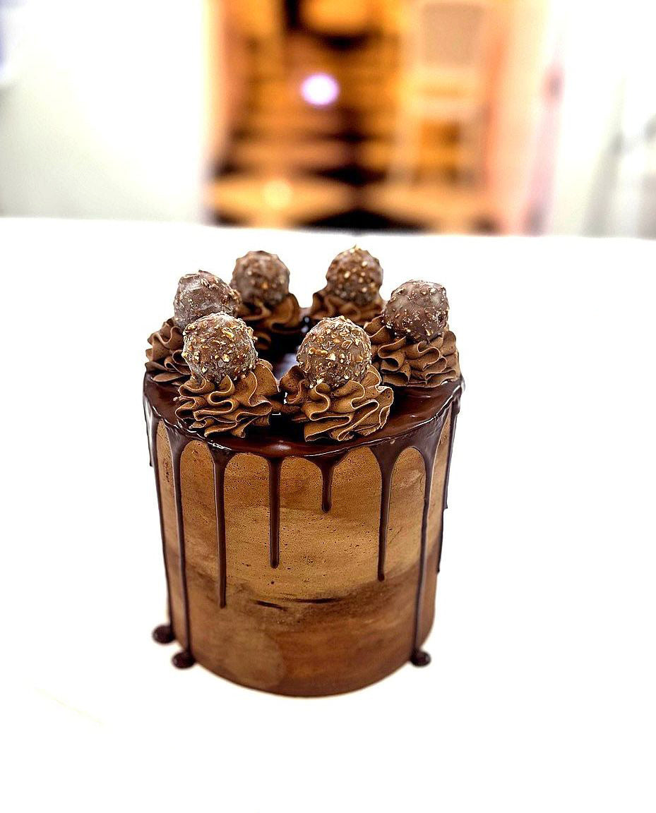 Chocolate-Cake-Birthday-Delight-in-shop-DodoMarket-delivery-Mauritius