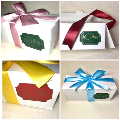 Chocolate-Gift-Box-Assorted-White-Delivery-Mauritius-colored-ribbons