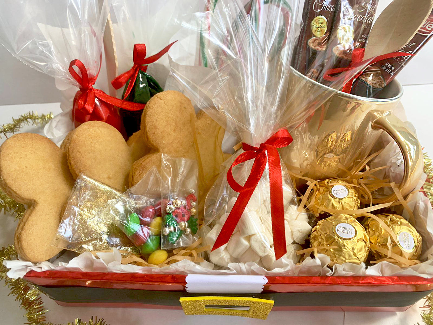 Christmas-Hamper-Gingerbread-Decor-Kit-Large-inside-DodoMarket-delivery-Mauritius