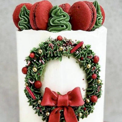 Christmas-Mini-Cake-with-Macarons-Santas-Special-2024-Dodomarket-delivery-Mauritius