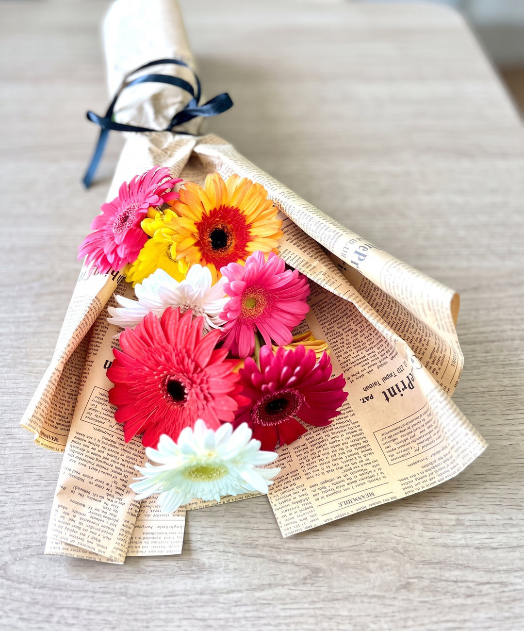 Colorful-8-Gerberas-Bouquet-DodoMarket-delivery-Mauritius