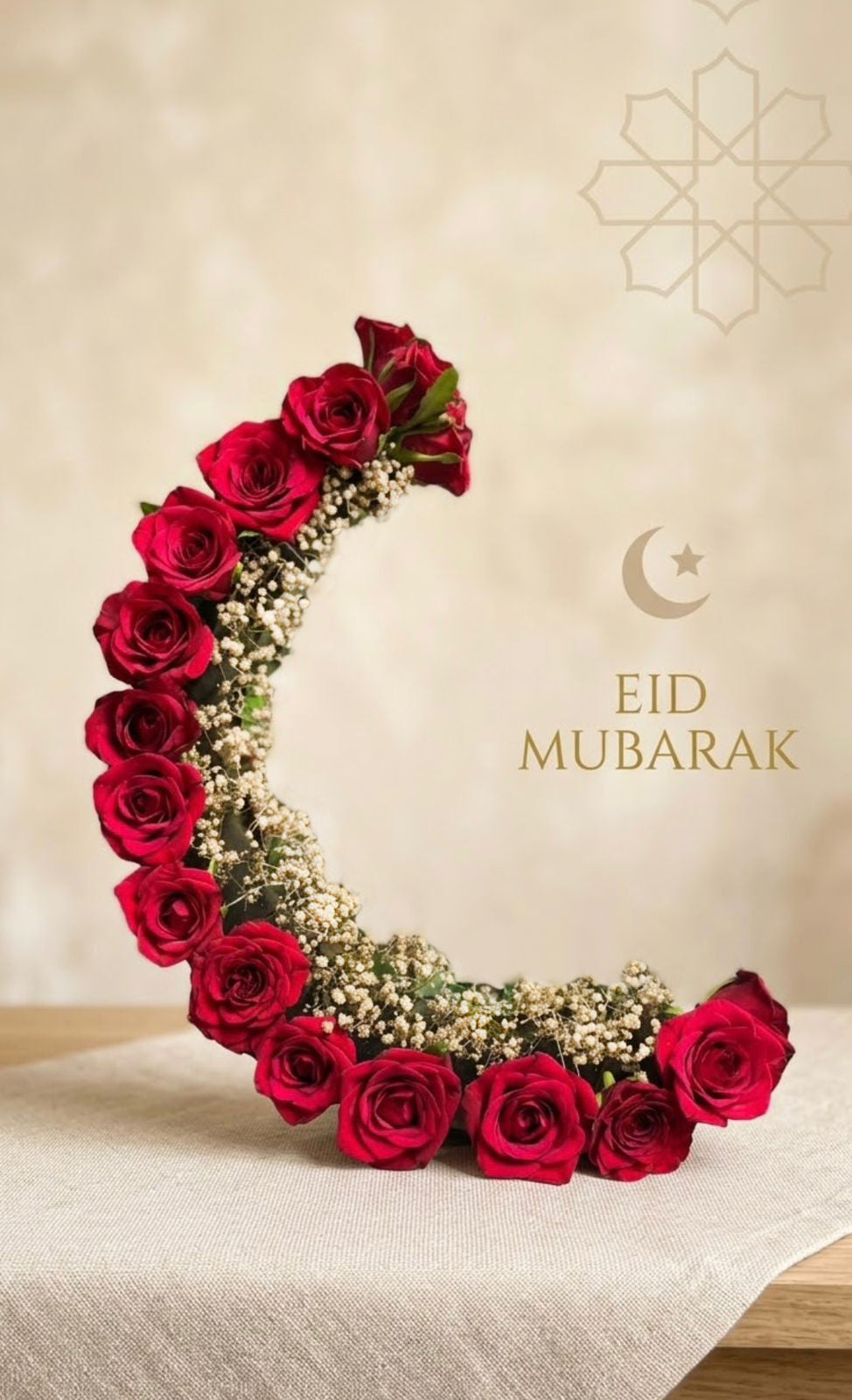 Crimson-crescent-eid-mubarak-rose-centerpiece-DodoMarket-delivery-Mauritius