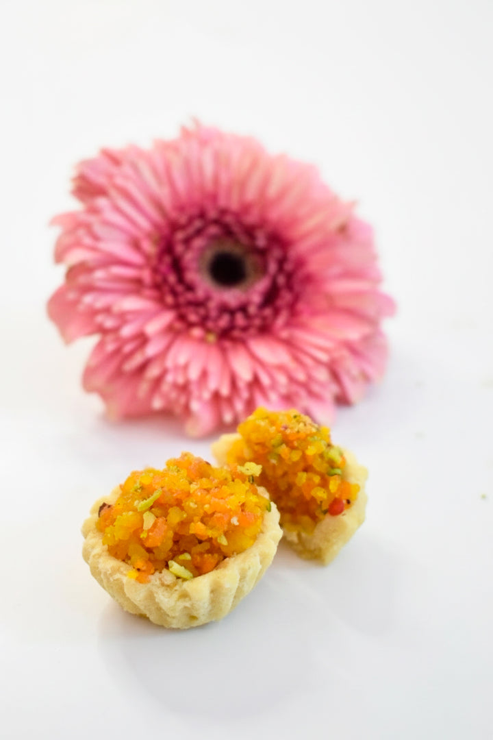 Crisp-tart-filled-with-Motichoor-ladoo-pearls-Diwali-Gift-Box-DodoMarket-delivery-Mauritius
