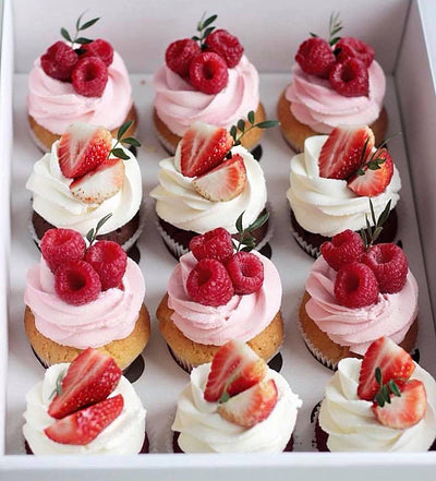 Cupcakes-Happy-Valentines-Day-fresh-Berries-Dodomarket-delivery-Mauritius