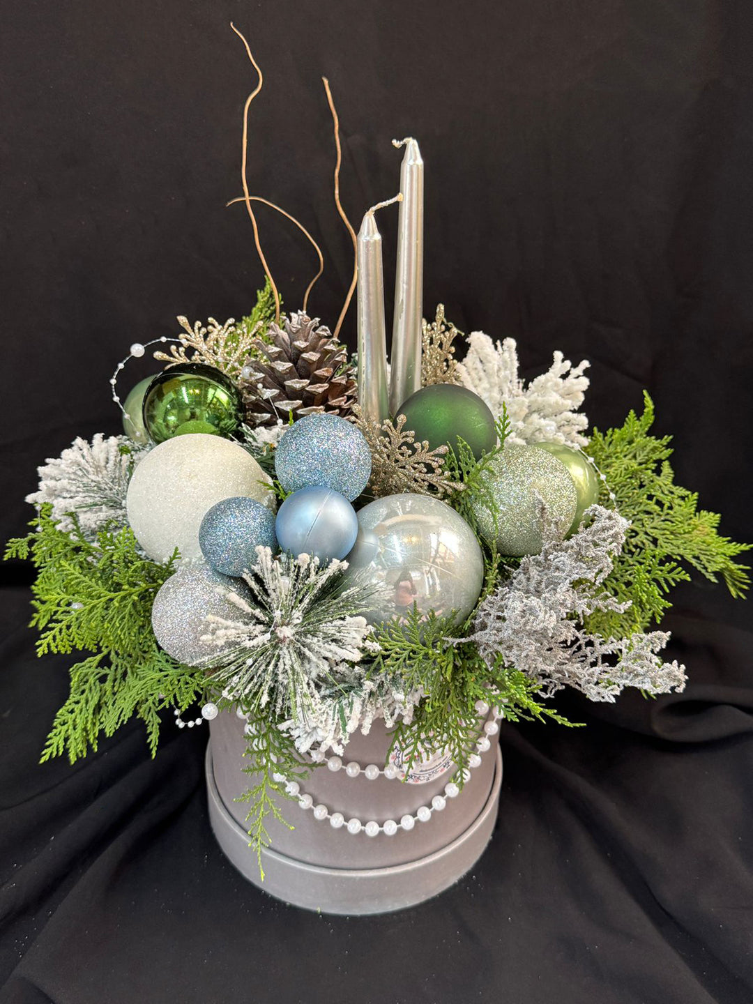 Enchanted-Winter-floral-composition-top-DodoMarket-delivery-Mauritius