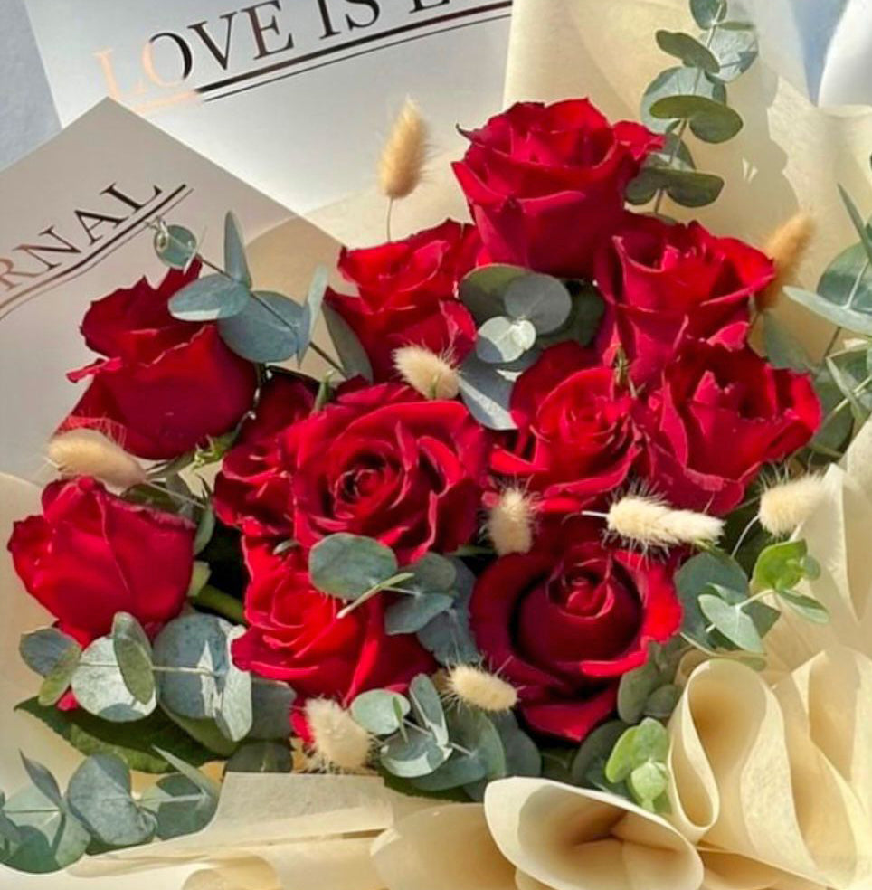 Eternal-Love-red-roses-Bouquet-closer-DodoMarket-delivery-Mauritius