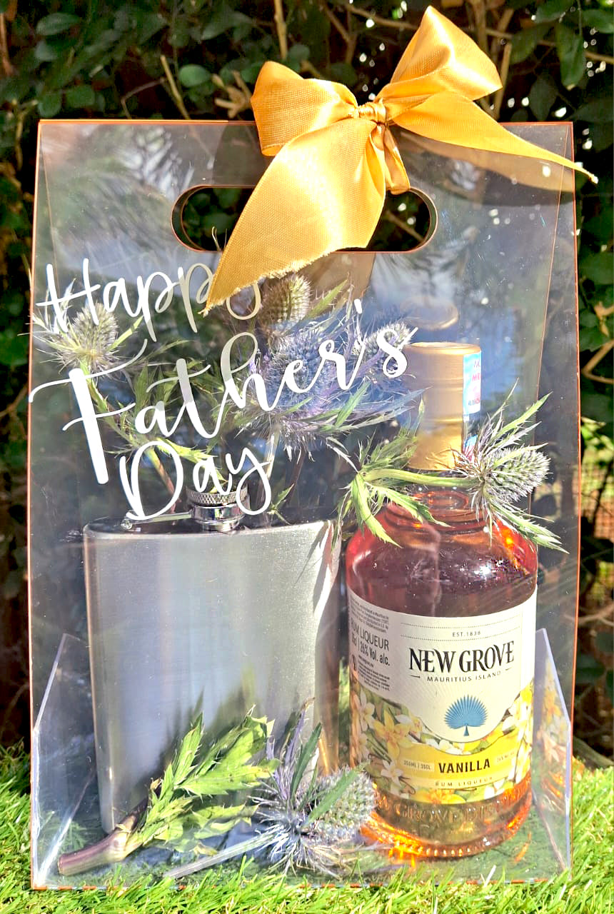 Fancy-Rum-and-flask-Personalized-acrylic-bag-Fathers-Day-DodoMarket-delivery-Mauritius