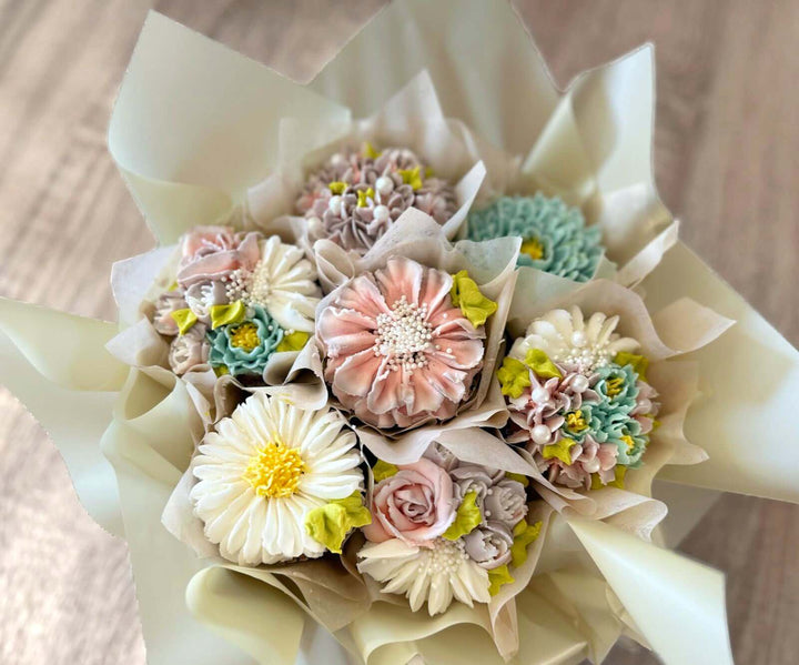 Floral-Cupcakes-Bouquet-light-DodoMarket-delivery-Mauritius