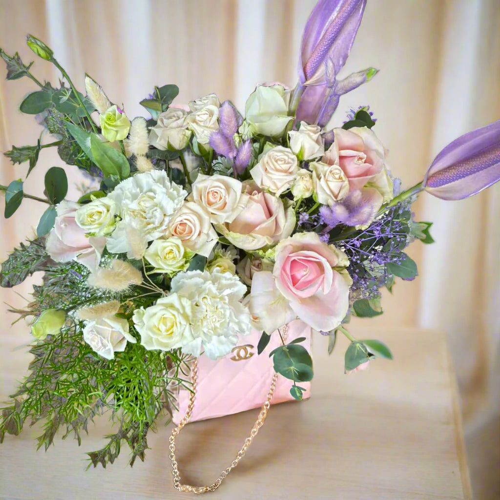 Flower-Bag-In-Style-pink-on-table-DodoMarket-delivery-Mauritius