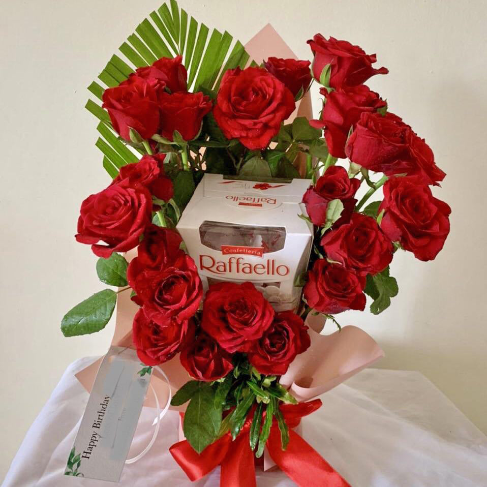 Flower-Bouquet-Classic-Love-Red