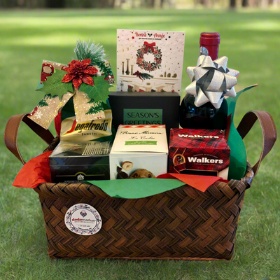 Gift-Basket-Hamper-Continental-Delights-DodoMarket-delivery-Mauritius-picnic-grass