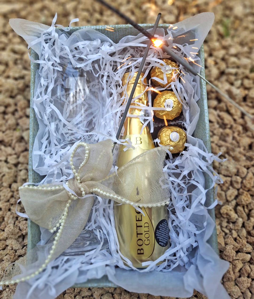 Gift-Box-Sparkles-and-Sparklers-fire-DodoMarket-delivery-Mauritius