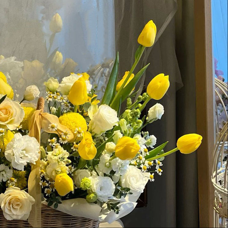 Golden-Easter-Radiance-tulips-closer-DodoMarket-delivery-Mauritius