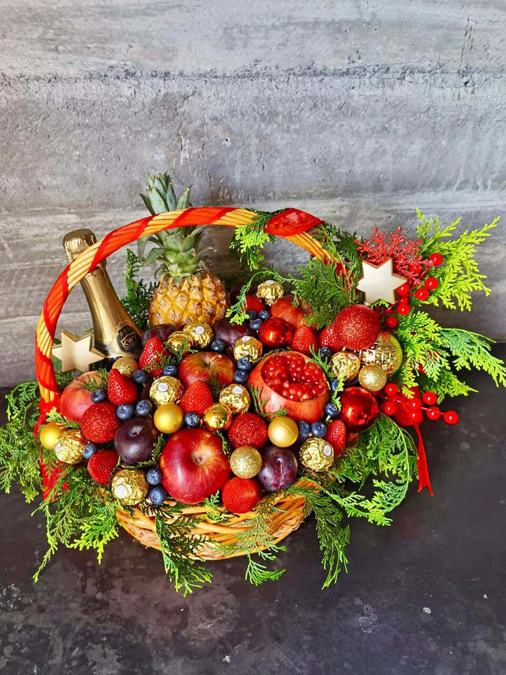 Golden-Yuletide-Fruit-Basket-on-table-DodoMarket-delivery-Mauritius