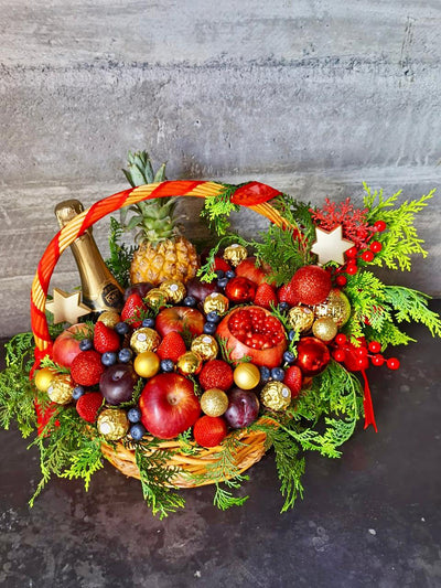 Golden-Yuletide-Fruit-Basket-on-table-DodoMarket-delivery-Mauritius