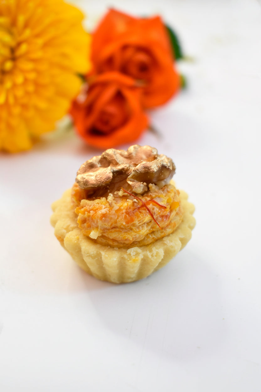 Golden-tart-with-carrot-halwa-creme-Diwali-Gift-Box-DodoMarket-delivery-Mauritius