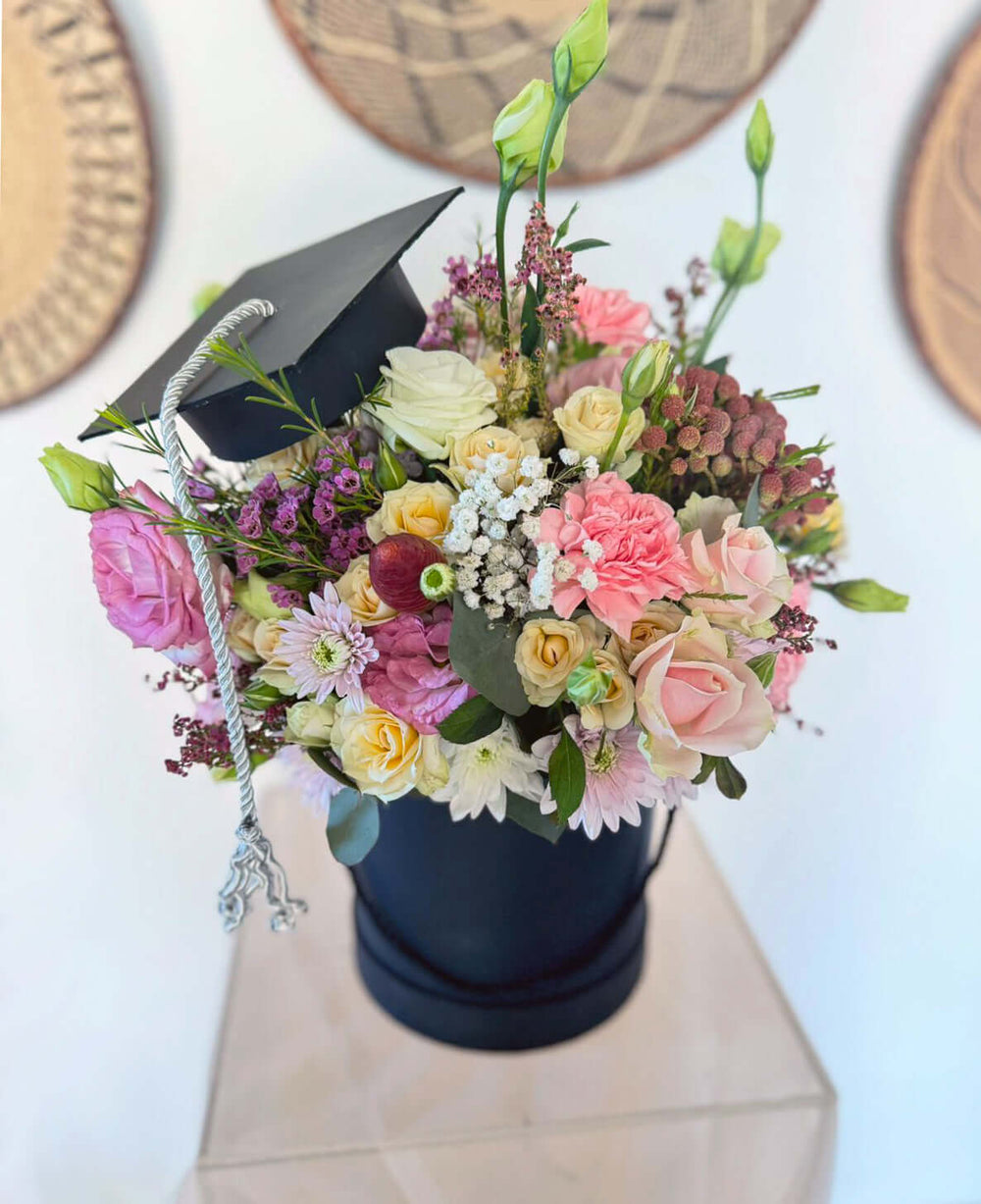 Graduation-Floral-Arrangement-Medium-DodoMarket-delivery-Mauritius