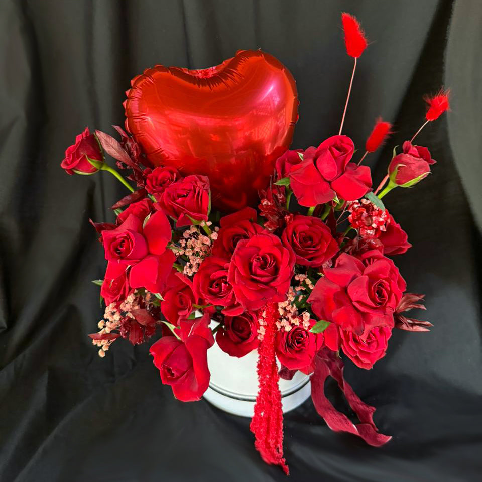 Happy-Valentines-Roses-preserved-flowers-red-Balloon-DodoMarket-Mauritius