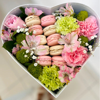 Heart-Macarons-Flower-Box-white-Medium-DodoMarket-delivery-Mauritius