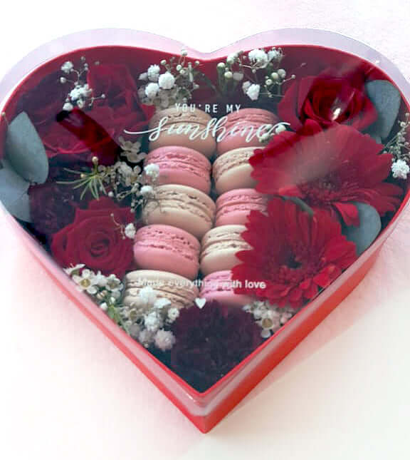 Heart-Macarons-Flower-red-Box-covered-Medium-DodoMarket-delivery-Mauritius