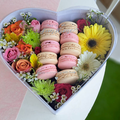 Heart-Macarons-multicolor-Flower-Box-white-Medium-DodoMarket-delivery-Mauritius